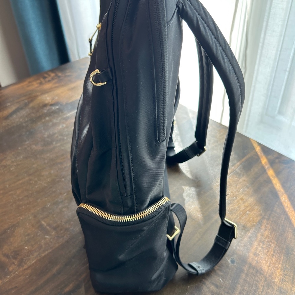 Tumi Black Voyageur Backpack for Women - Like new - Picture 3 of 8